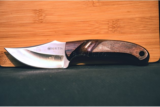 Nůž Beretta dřevo stahovací